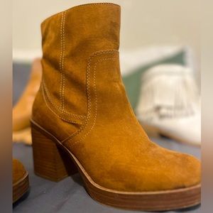 Women’s Size 8 “Lilyan” Boots